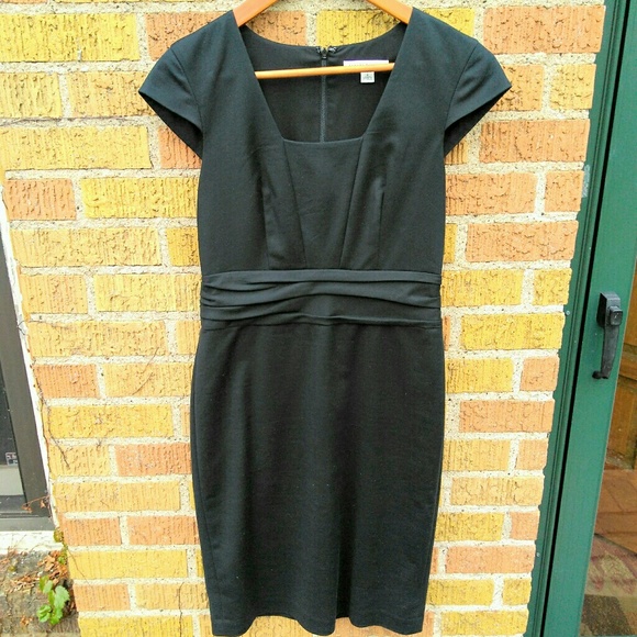 Banana Republic Dresses & Skirts - Banana Republic size 4 black sheath dress